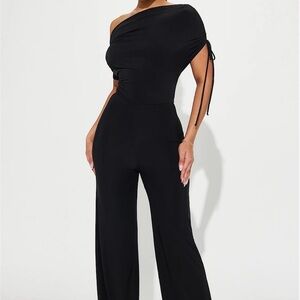 Fashion Nova Black Jumpsuit NWT 🔥